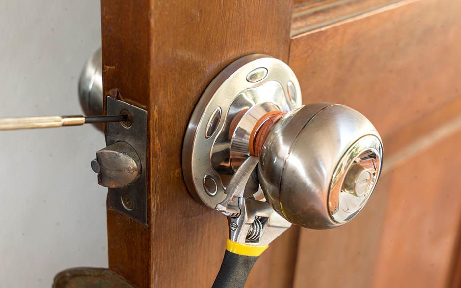 serrurier porte claquée Garches